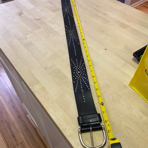 Black leather belt. Size small. {377} - Picture 2 of 8